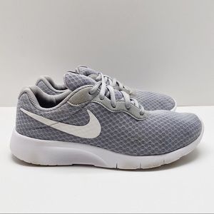 NIKE YOUTH 6.5 Tanjun Gray White Sneaker